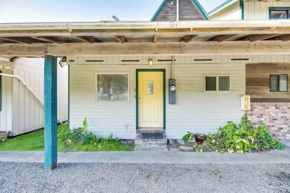 Sanderling Sea Cottages, Unit 3 w/ Private Balcony