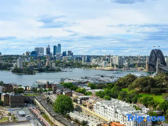 Seaside CBD/Luxury 3 bedrooms/6 people/2 parking spaces/Unbeatable view/Convenient transportation