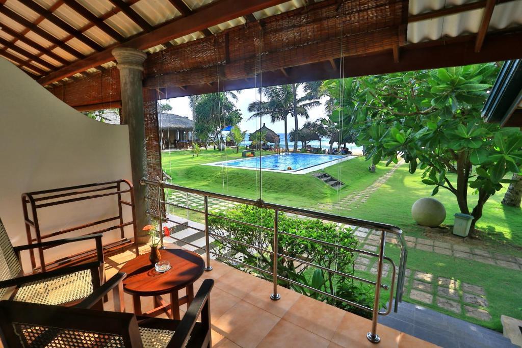 Sea Rock Villa