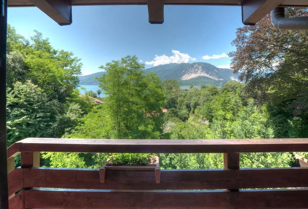 Balcony & Terrace