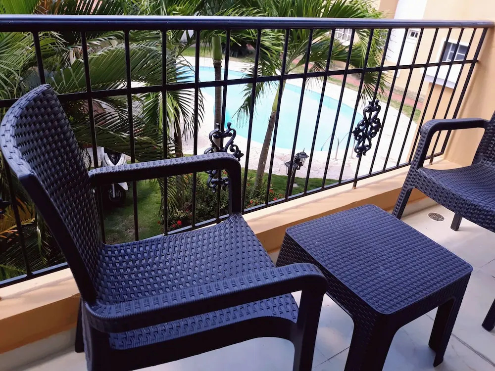 1br 6 Miles to Beaches & Airport w/ Parking/wifi & Hot Water