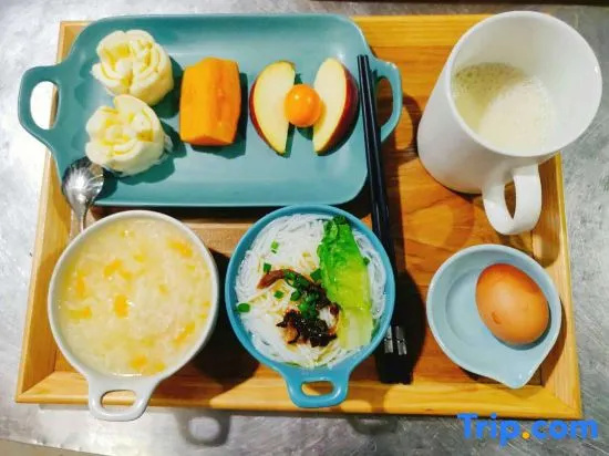 Food & Beverage