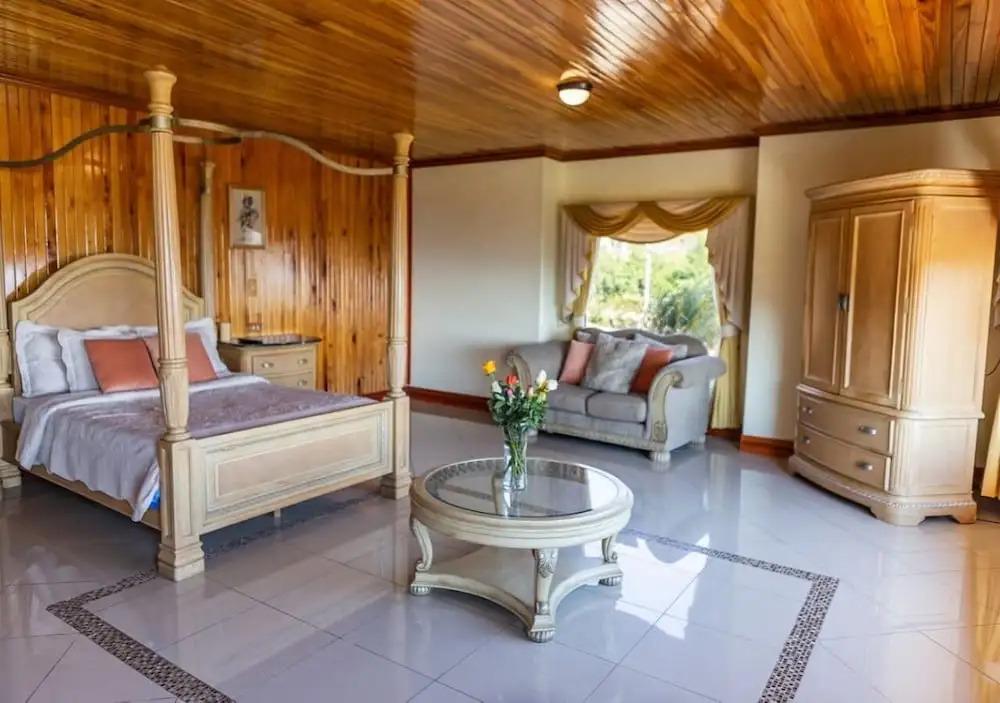 Poas Paradise - фото 4