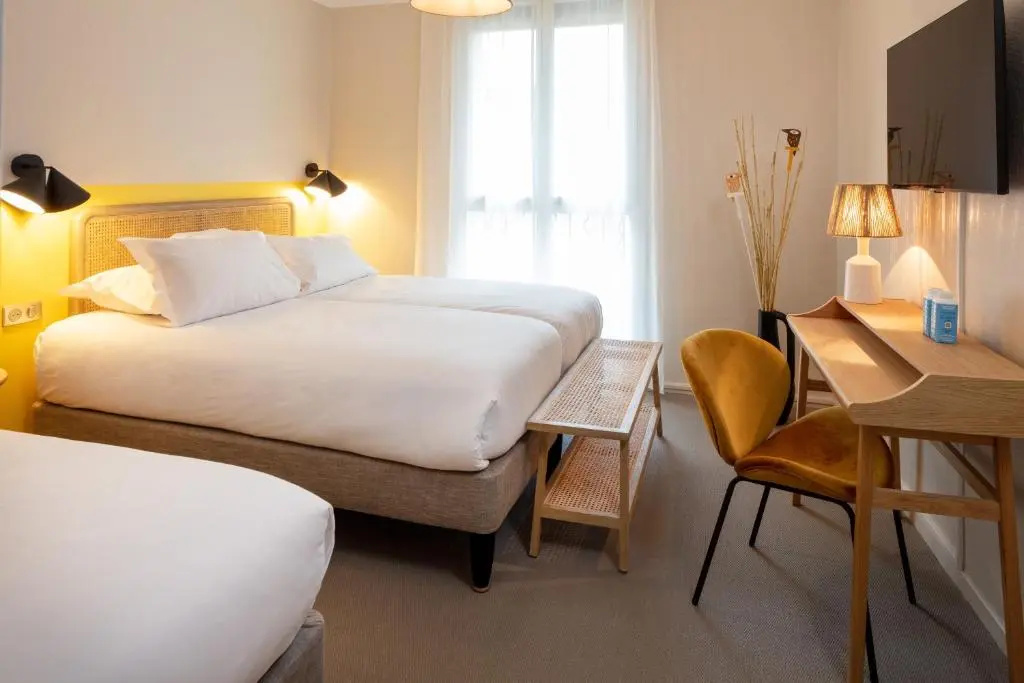 Triple room