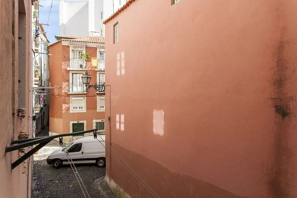 ALTIDO Typical Alfama