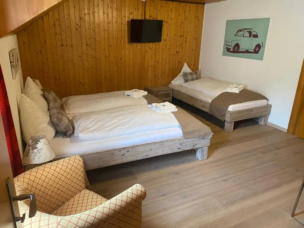 Standard Triple room
