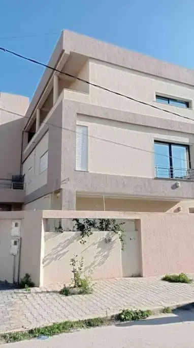 Appartamento di lusso a V785+3V9 Tunis