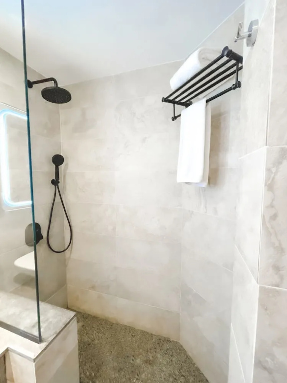 The Breakers Diving & Surfing Lodge - Chambres