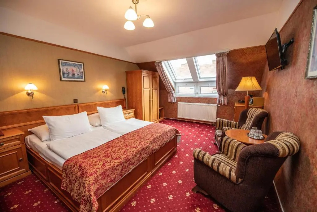Standard Double room (full double bed)