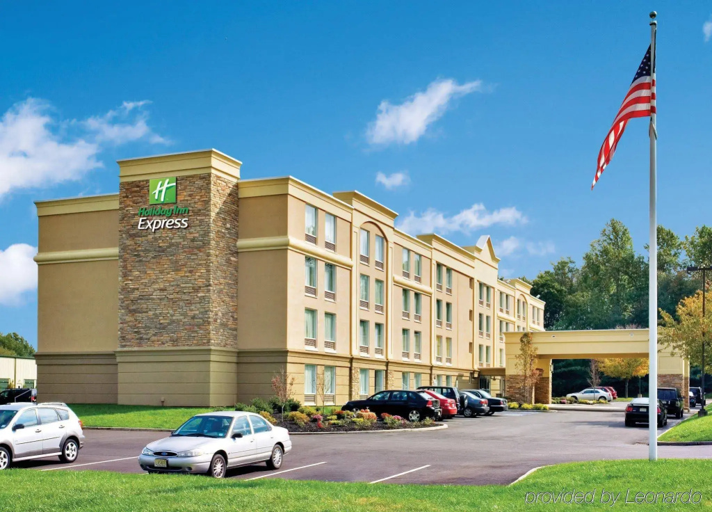 Holiday Inn Express Hotel & Suites West Long Branch by IHG