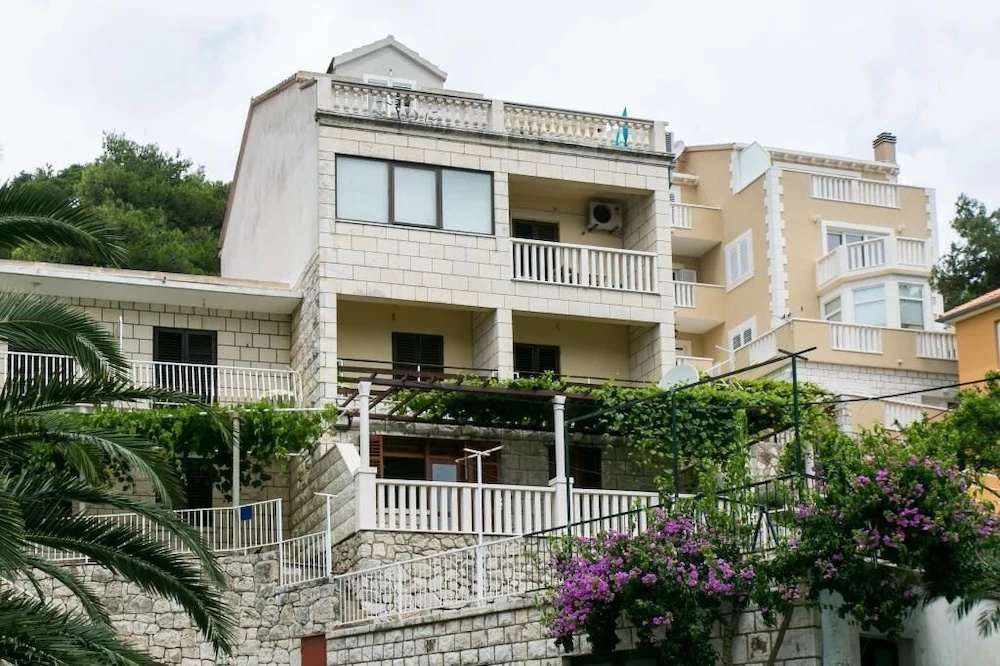 Apartments Laura