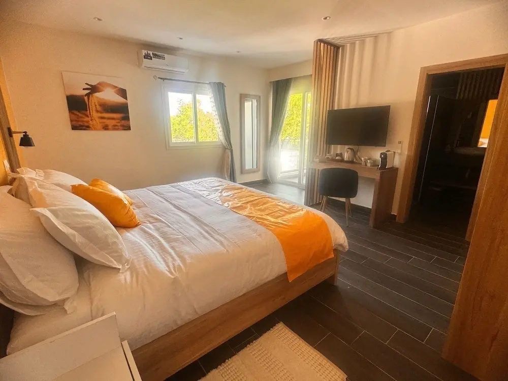 Comfort room