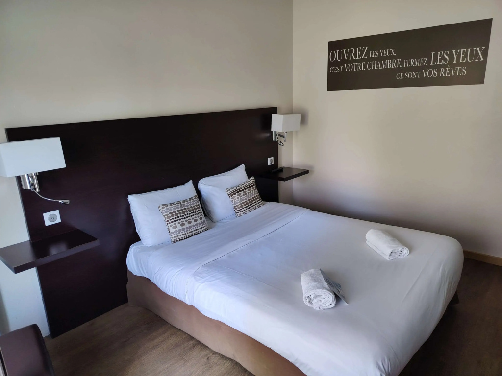 Standard Double room (full double bed)