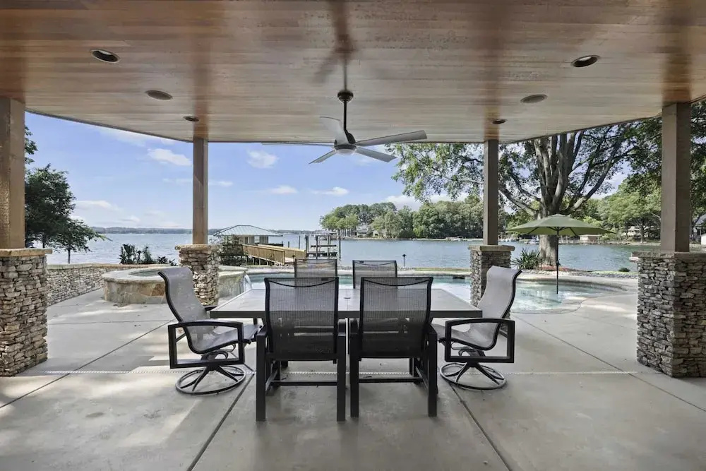 Water, Water Everywhere by Avantstay Pool + Dock