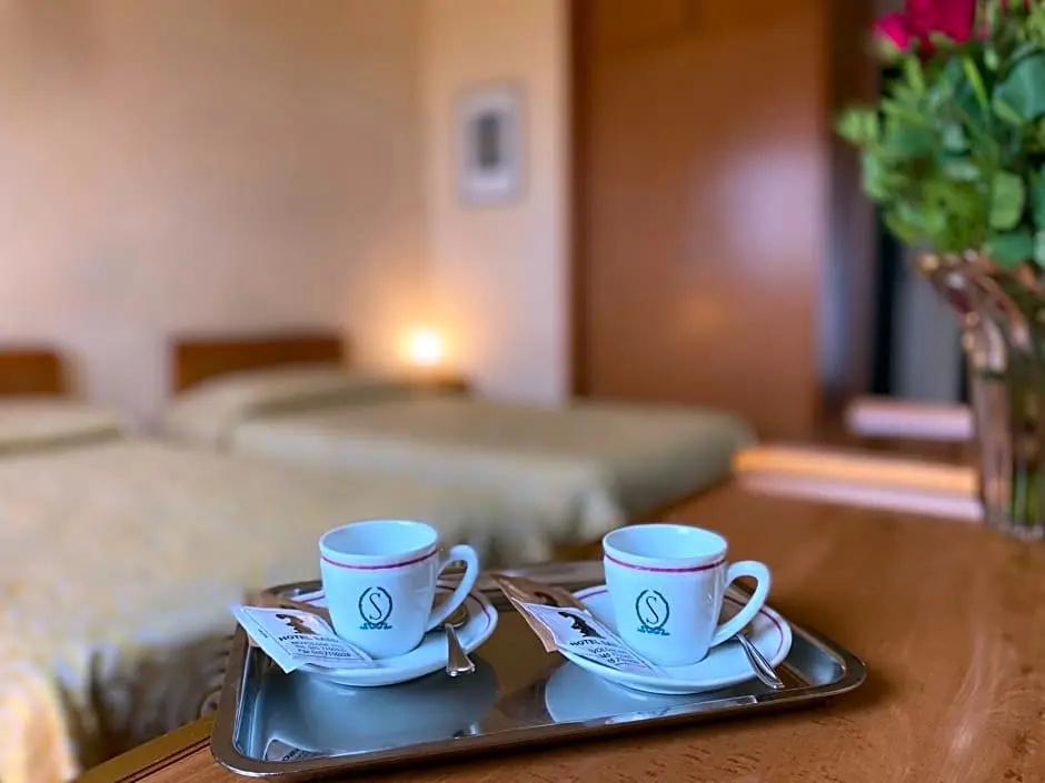 Hotel Ristorante Sasso - Chambres