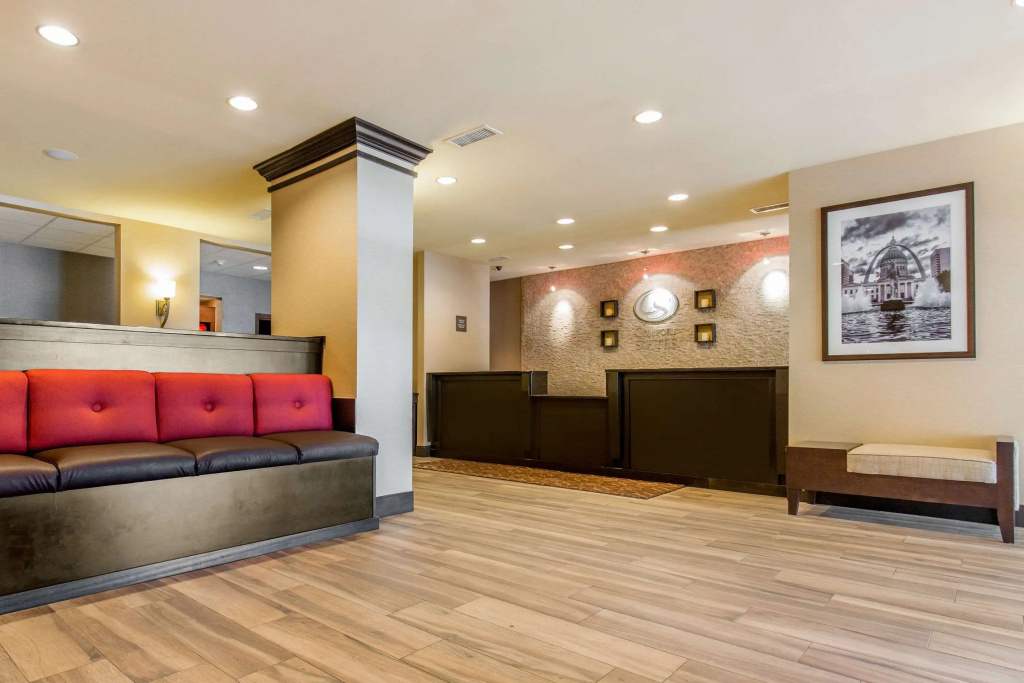 Lobby & Reception