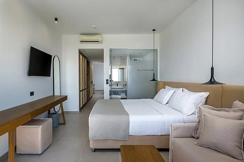 Family Suite with partial sea view