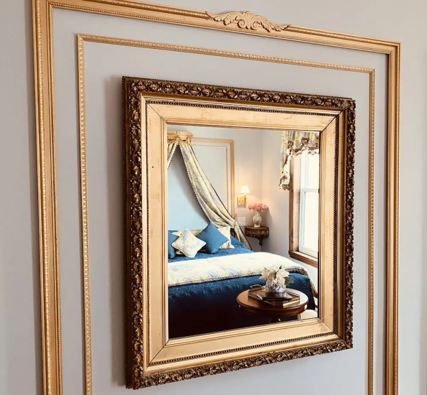Royal room