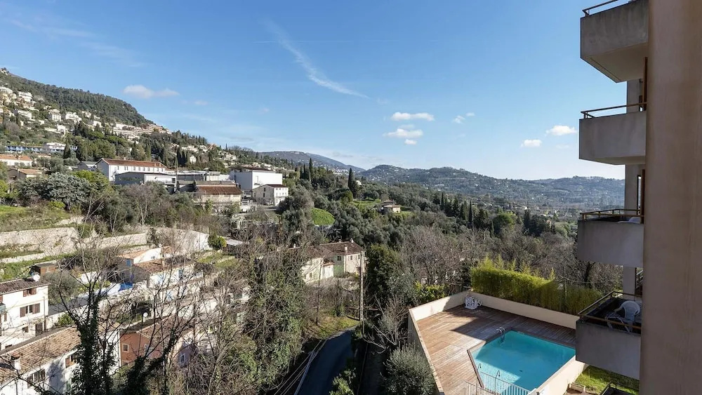 Serene Countryside Residence in Grasse