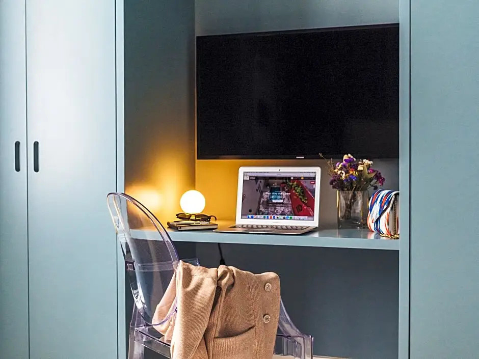 Standard Double room with city view (full double bed)