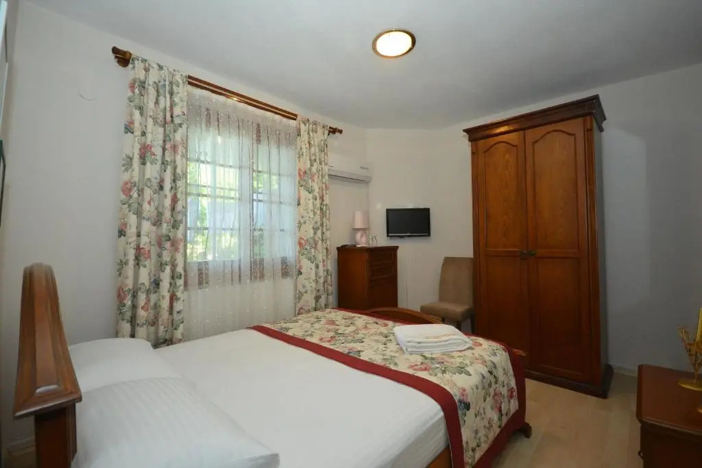 Economy room