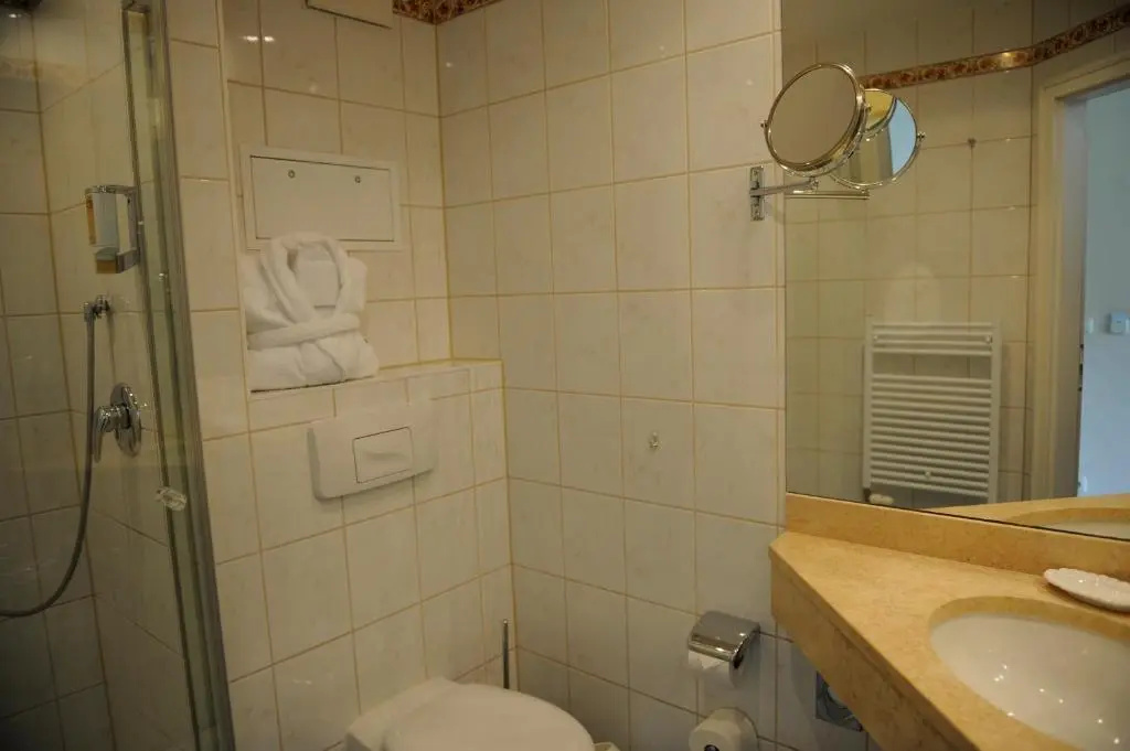 Standard Double room with balcony (full double bed)