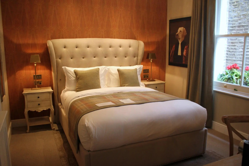 Отель The Hayden Pub & Rooms в Лондоне