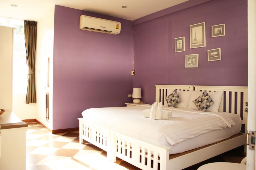 Feung Nakorn Balcony Rooms and Cafe by null