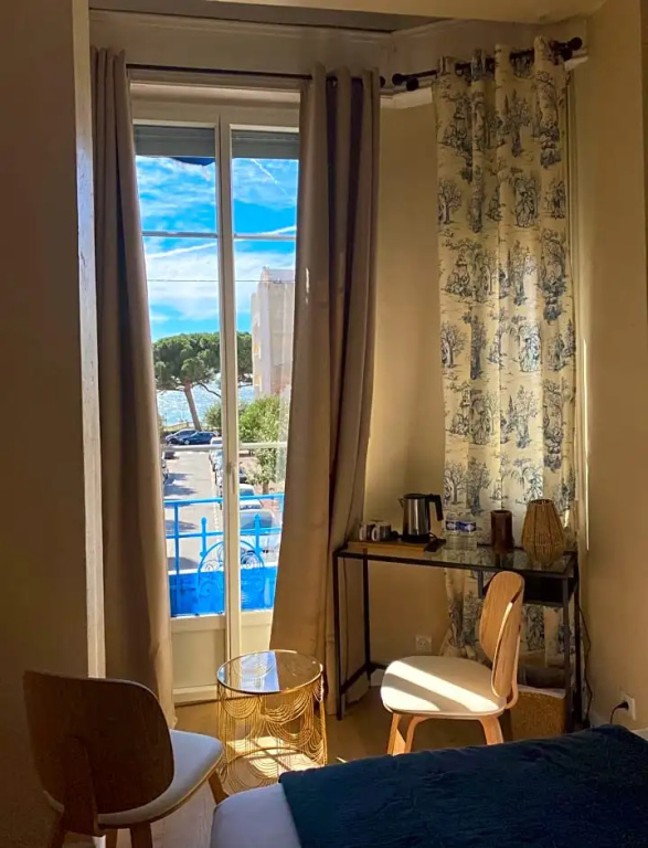 Comfort room