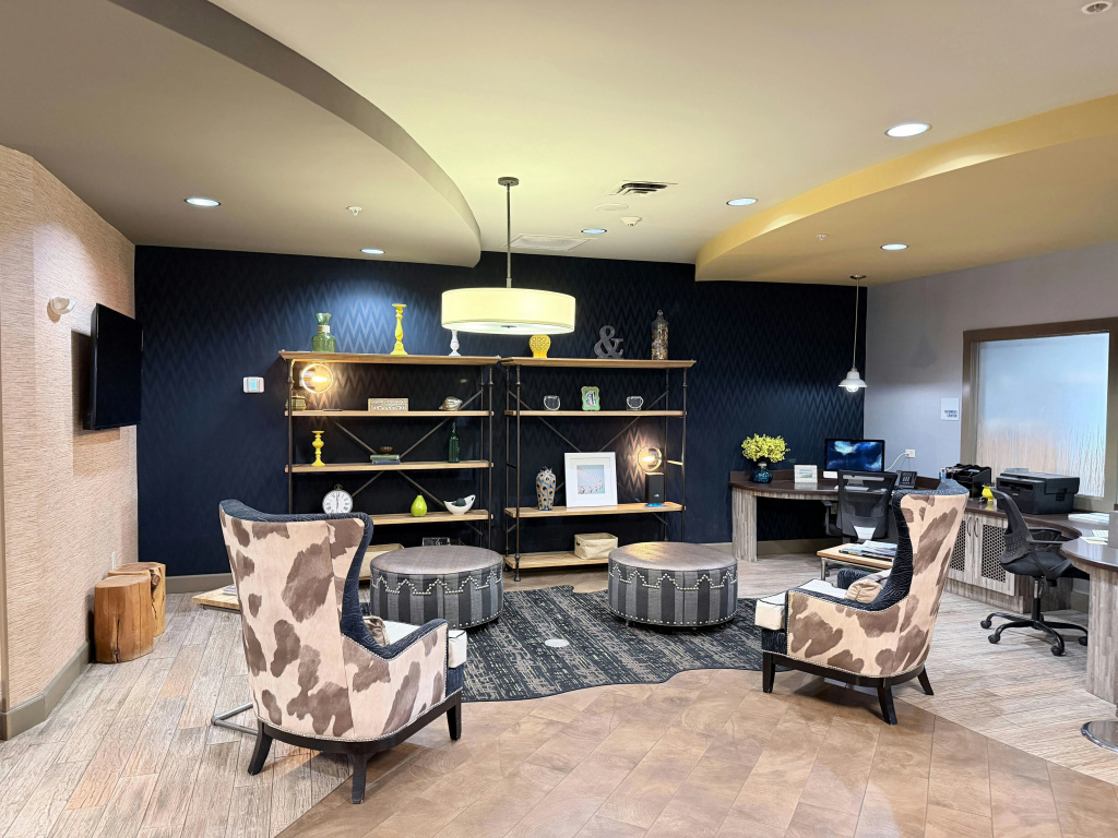 Holiday Inn Express & Suites Perry-National Fairground Area, an IHG Hotel