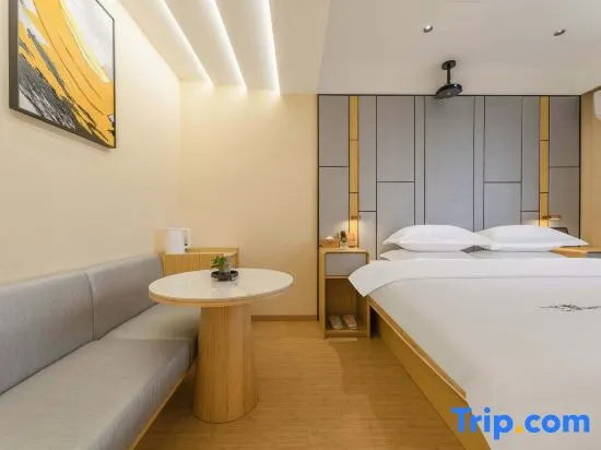 Business Double room (full double bed)