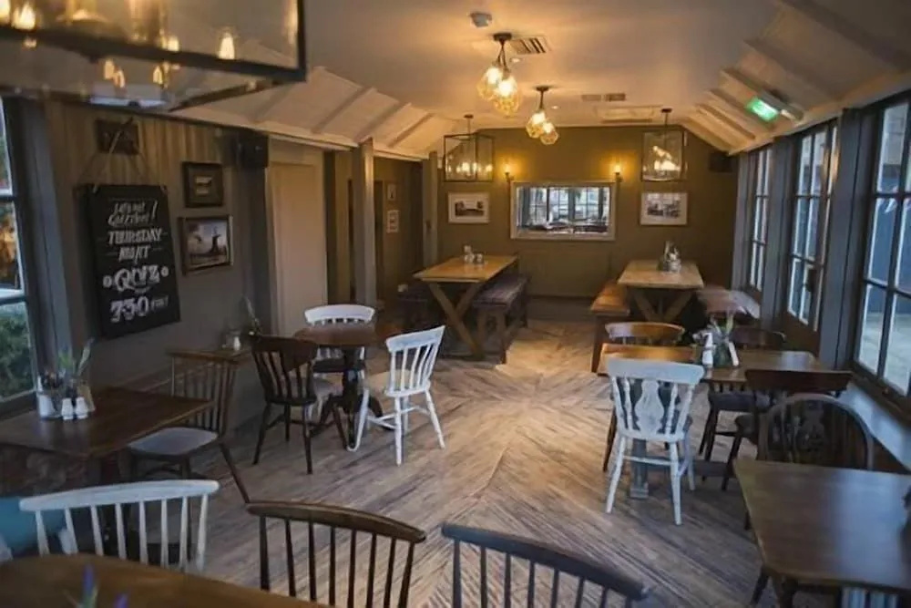 Kings Head Hotel by Greene King Inns - Général