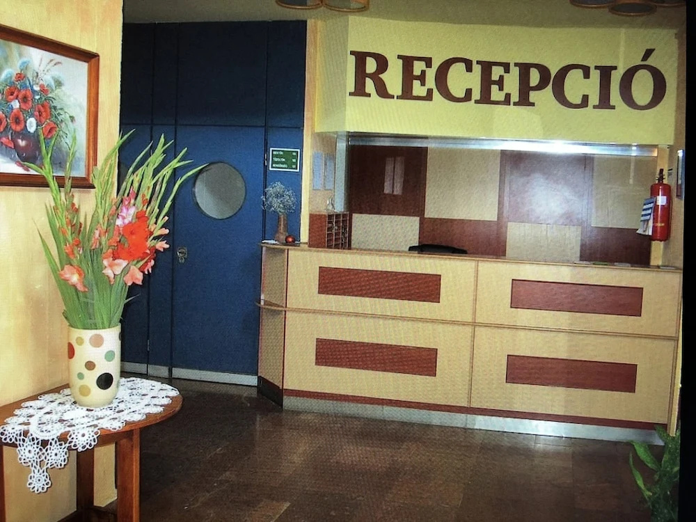 Lobby & Reception