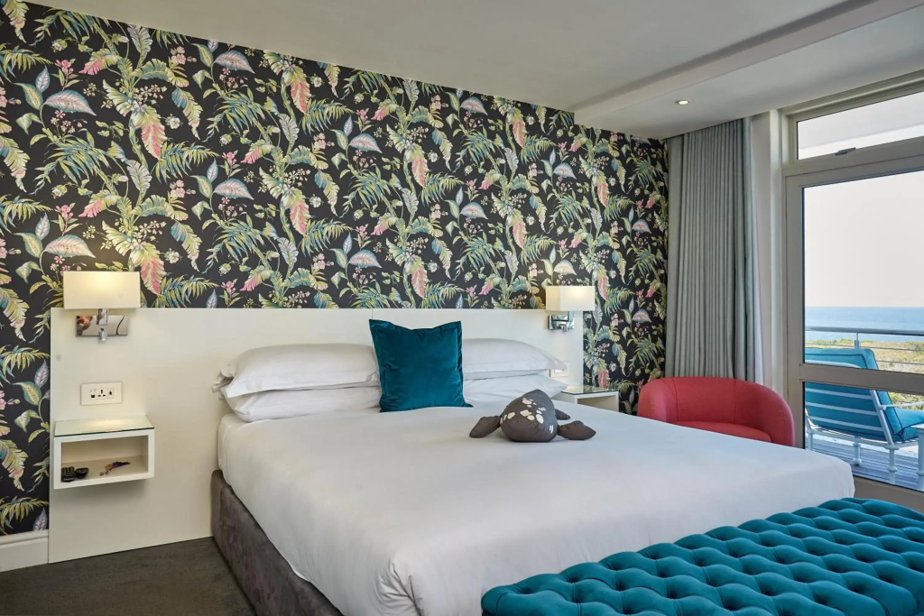 One Marine Drive Boutique Hotel - фото 2