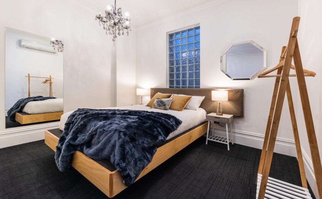 East Brunswick Hotel by null