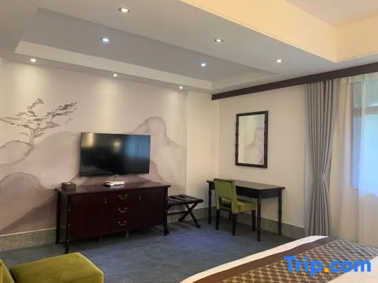 Deluxe Double room (full double bed)