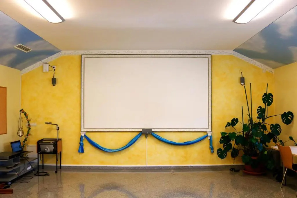 Lobby & Reception