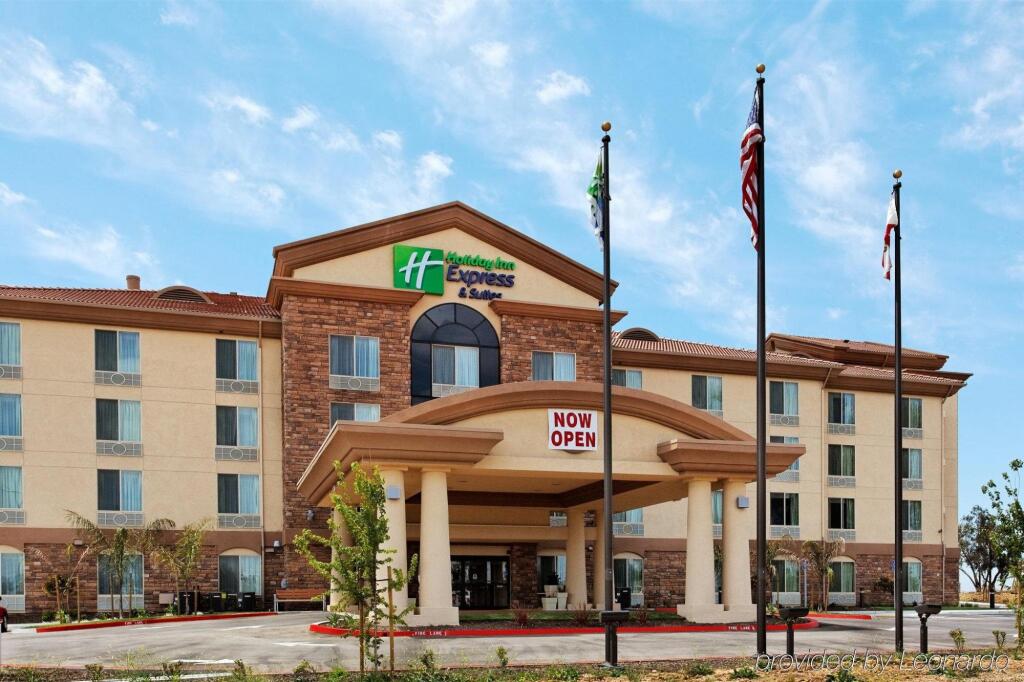 Holiday Inn Express & Suites Fresno Northwest-Herndon, an IHG Hotel image