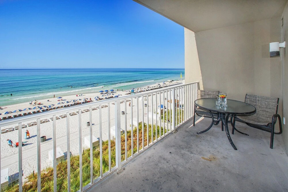 Tidewater 313 213334 by RedAwning