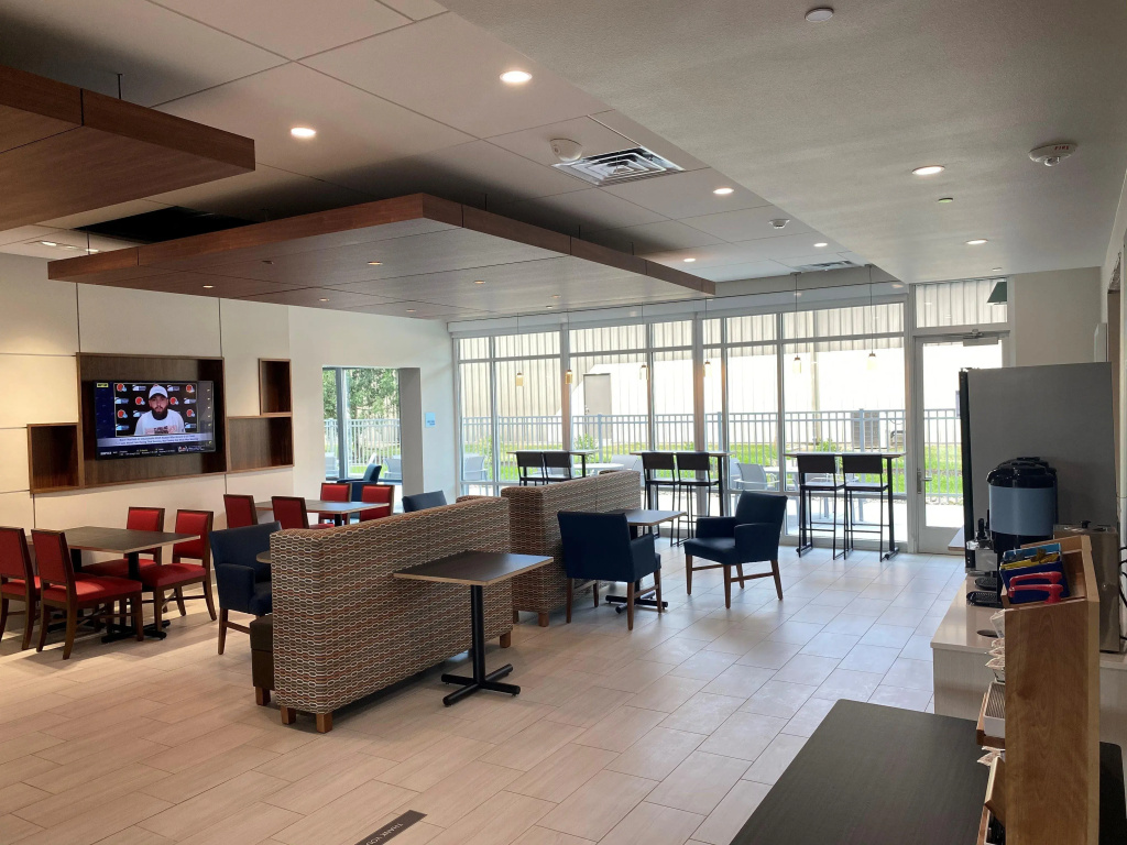Holiday Inn Express & Suites Madison West - Middleton by IHG - фото 26