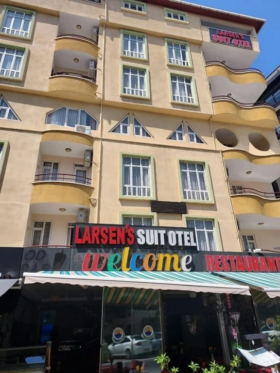 Larsens Suit Hotel