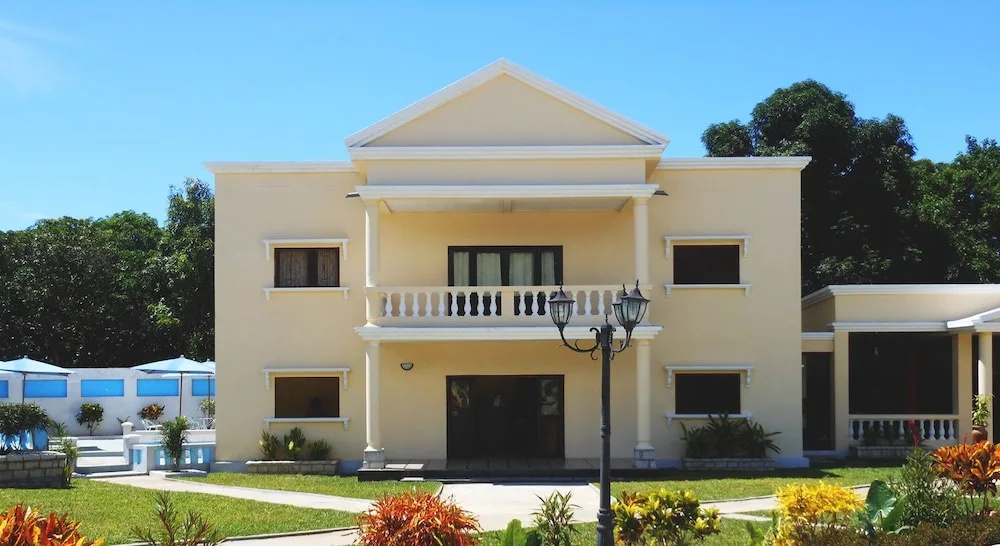 Saara Hotel