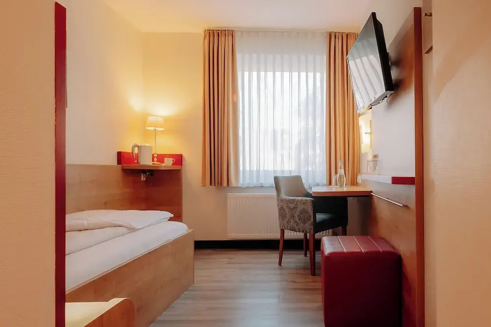 Economy room