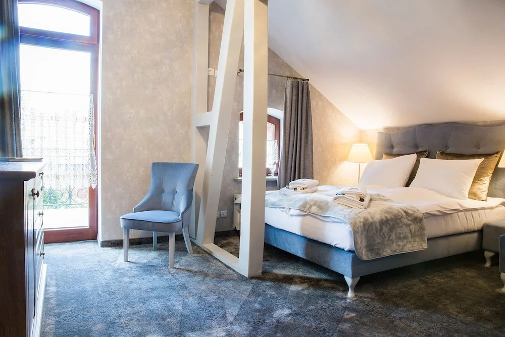 Standard Triple room with balcony
