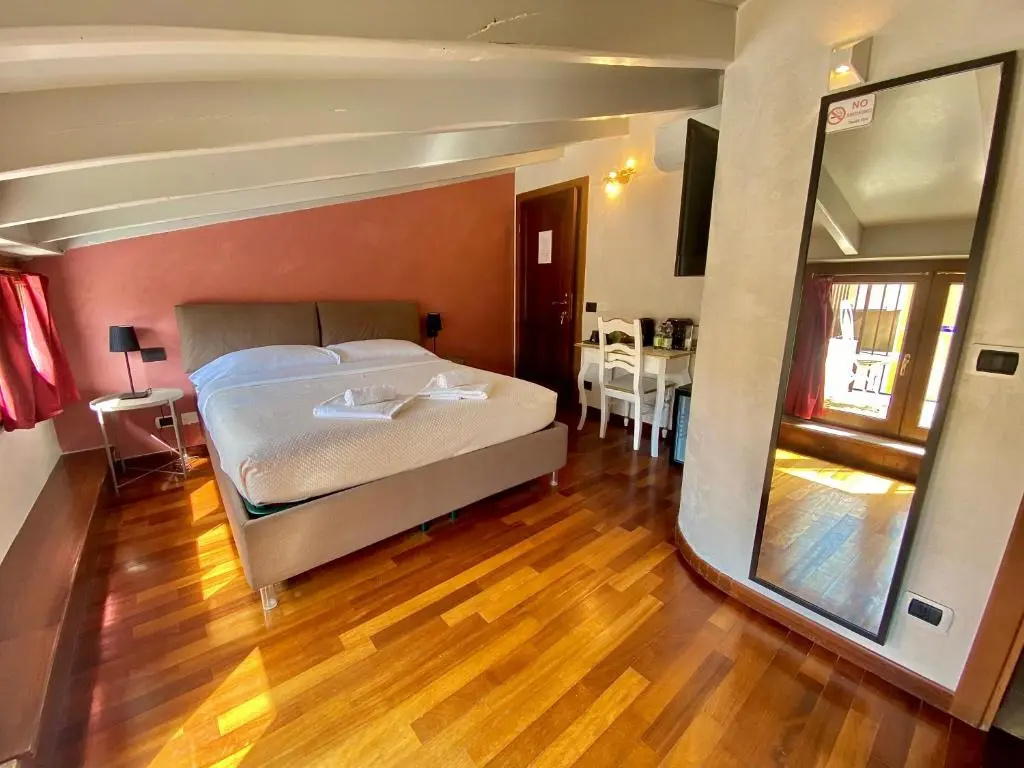 Standard Double Attic room (full double bed)