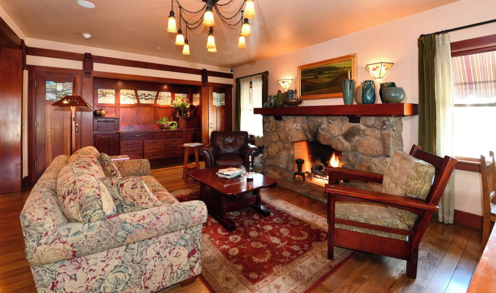 Blackbird Inn and Finch Guest House by null
