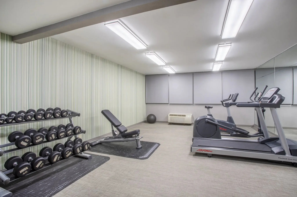 Holiday Inn & Suites Parsippany Fairfield by IHG - Général