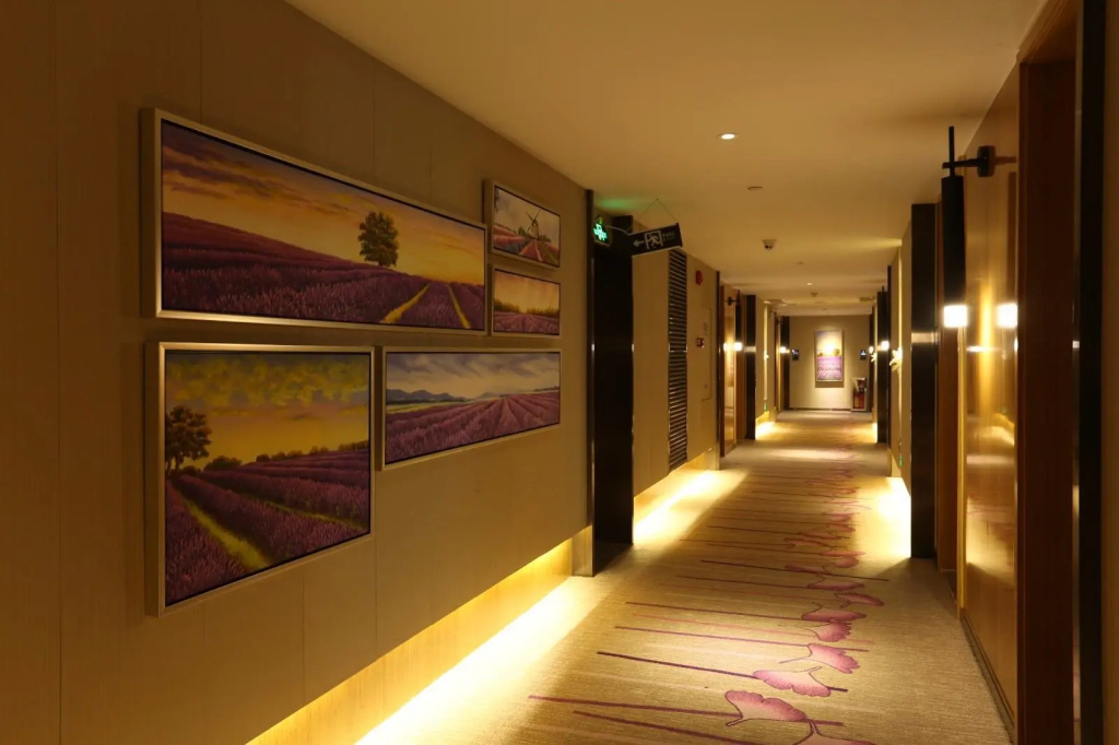 Lobby & Reception