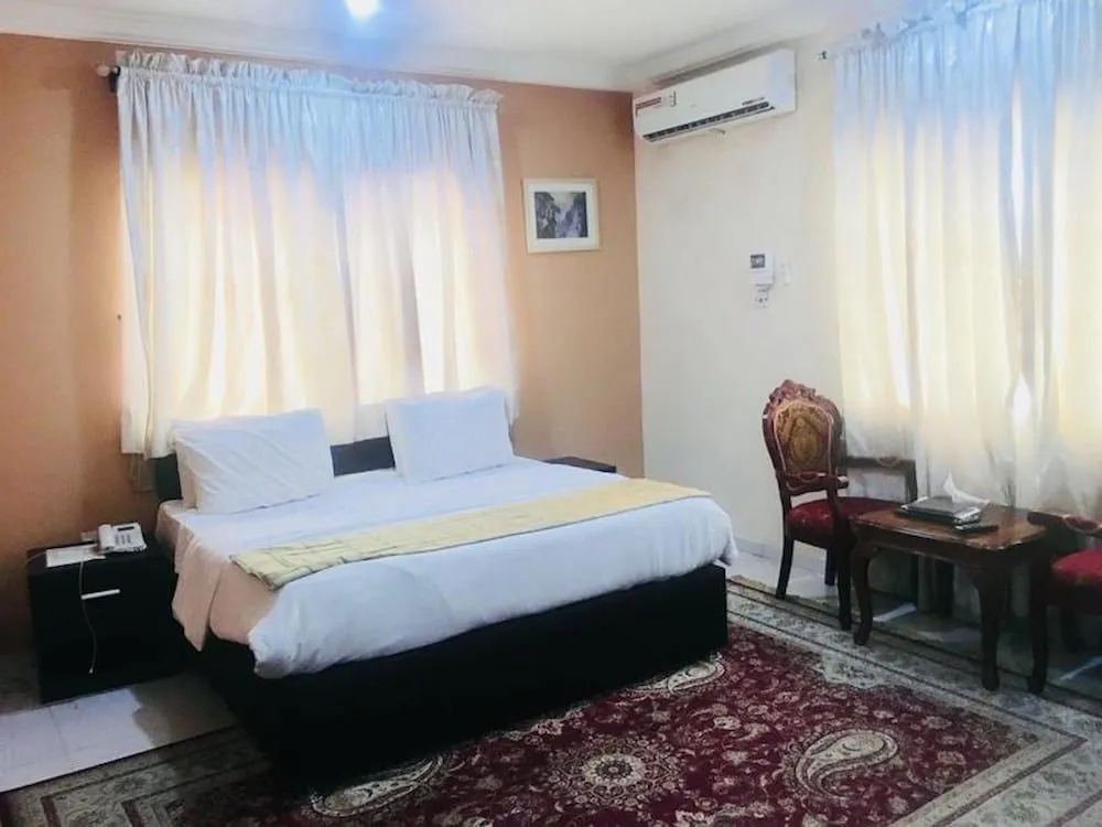 Hotel photo 12