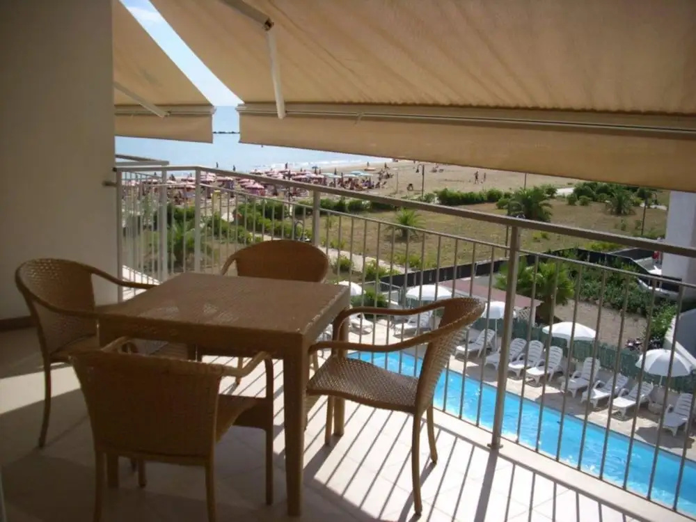 1 Bedroom Apartment with balcony